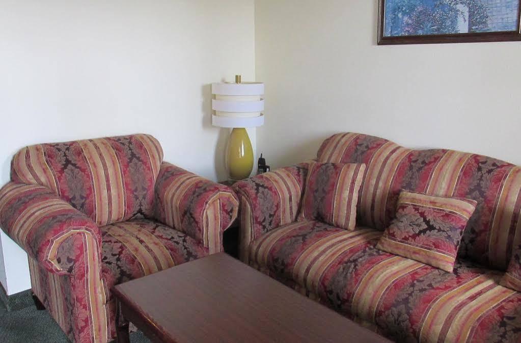 Americas Best Value Inn Gonzales Exterior photo