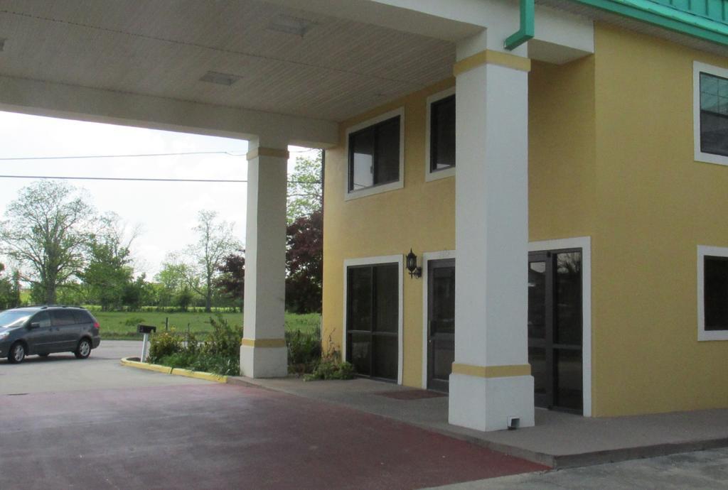 Americas Best Value Inn Gonzales Exterior photo