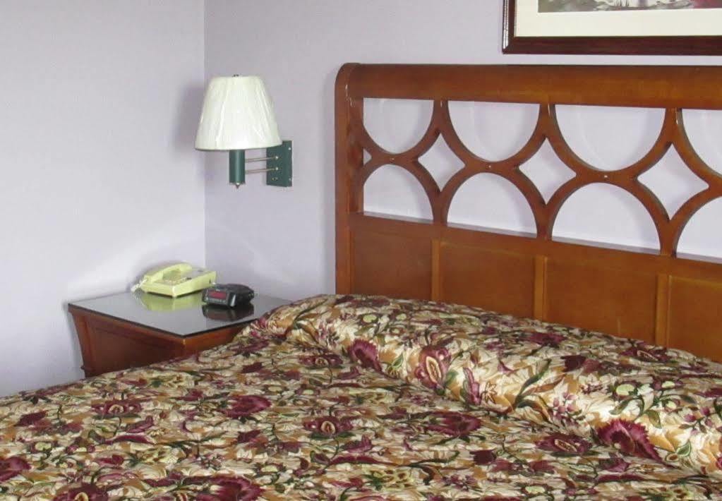 Americas Best Value Inn Gonzales Exterior photo